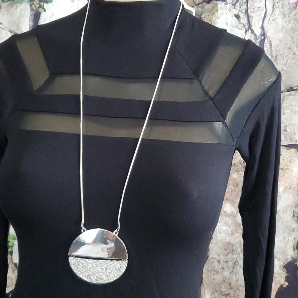 New Liz Claiborne Long Silver Color Necklace